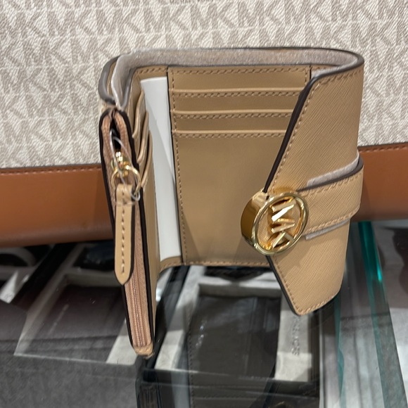 MICHAEL KORS
Carmen Medium Flap Bifold Faux Fur-Leather Wallet
Camel 
NWT - Picture 7 of 16